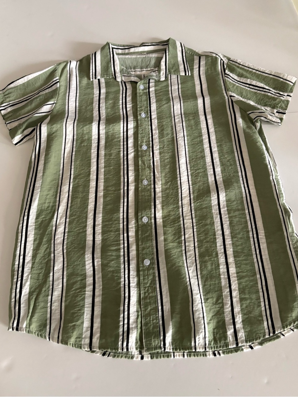 Men's SHEIN Green Striped Short-Sleeve Button-Up Shirt size Large